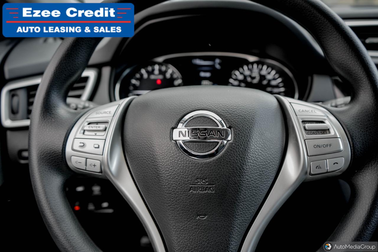 2016 Nissan Rogue SV Photo18