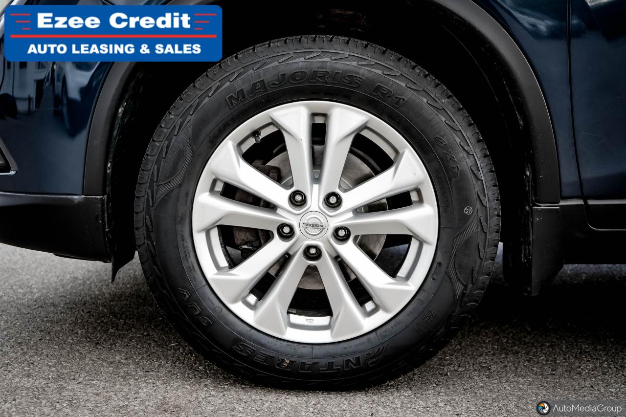 2016 Nissan Rogue SV Photo