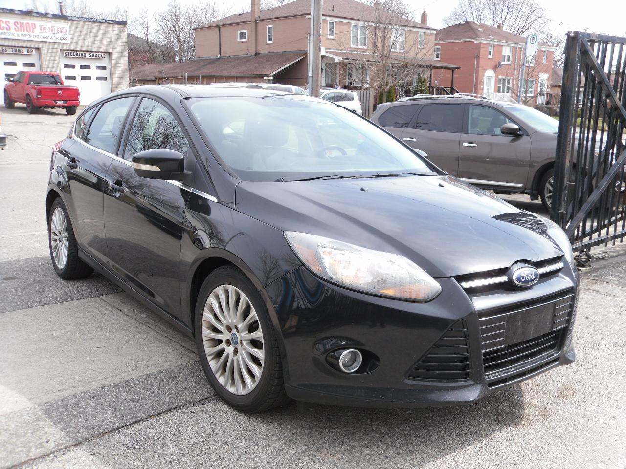 2012 Ford Focus Titanium - Photo #1