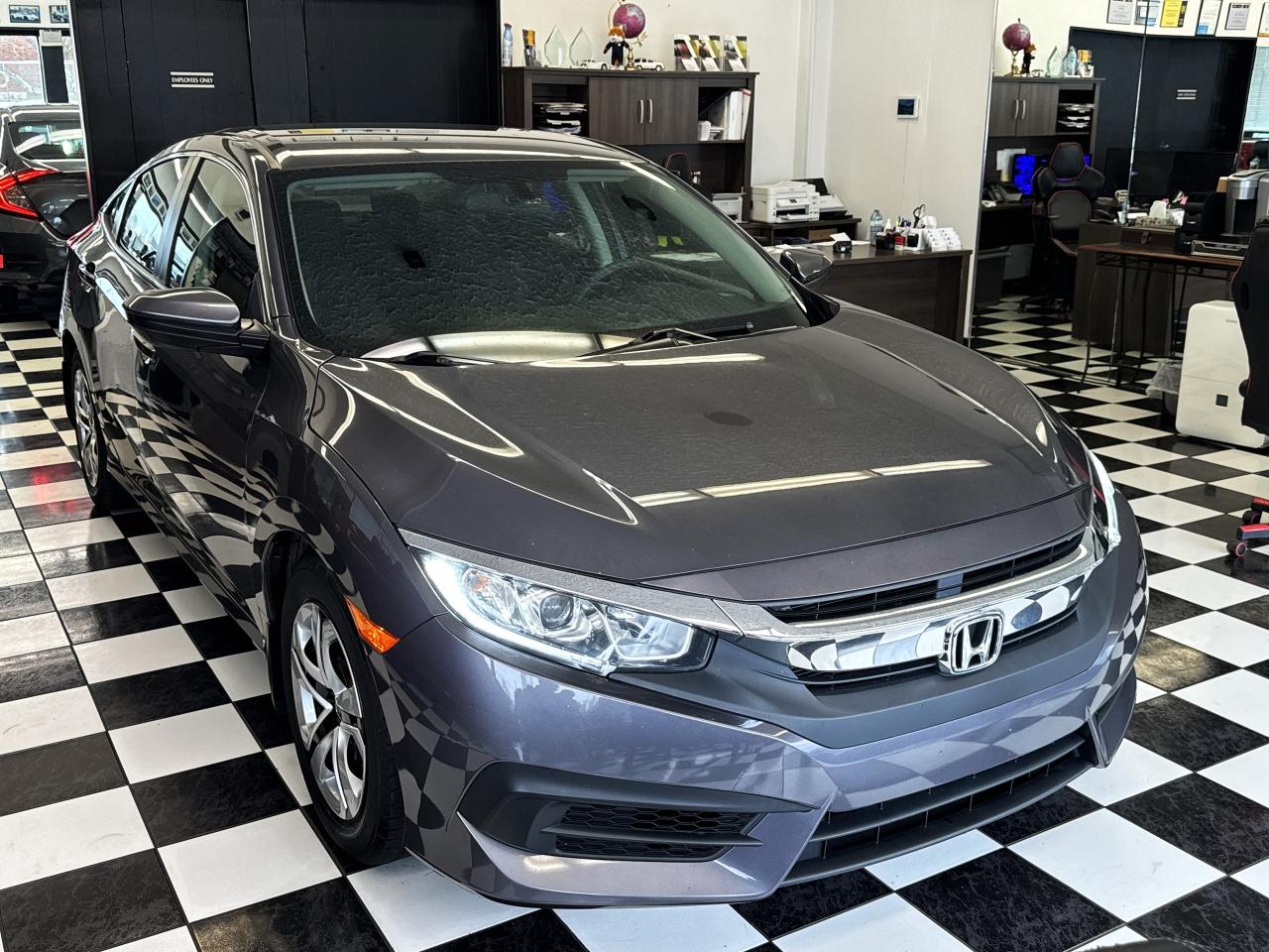 2018 Honda Civic LX+Camera+ApplePlay+Heated Seats+CLEAN CARFAX - Photo #5