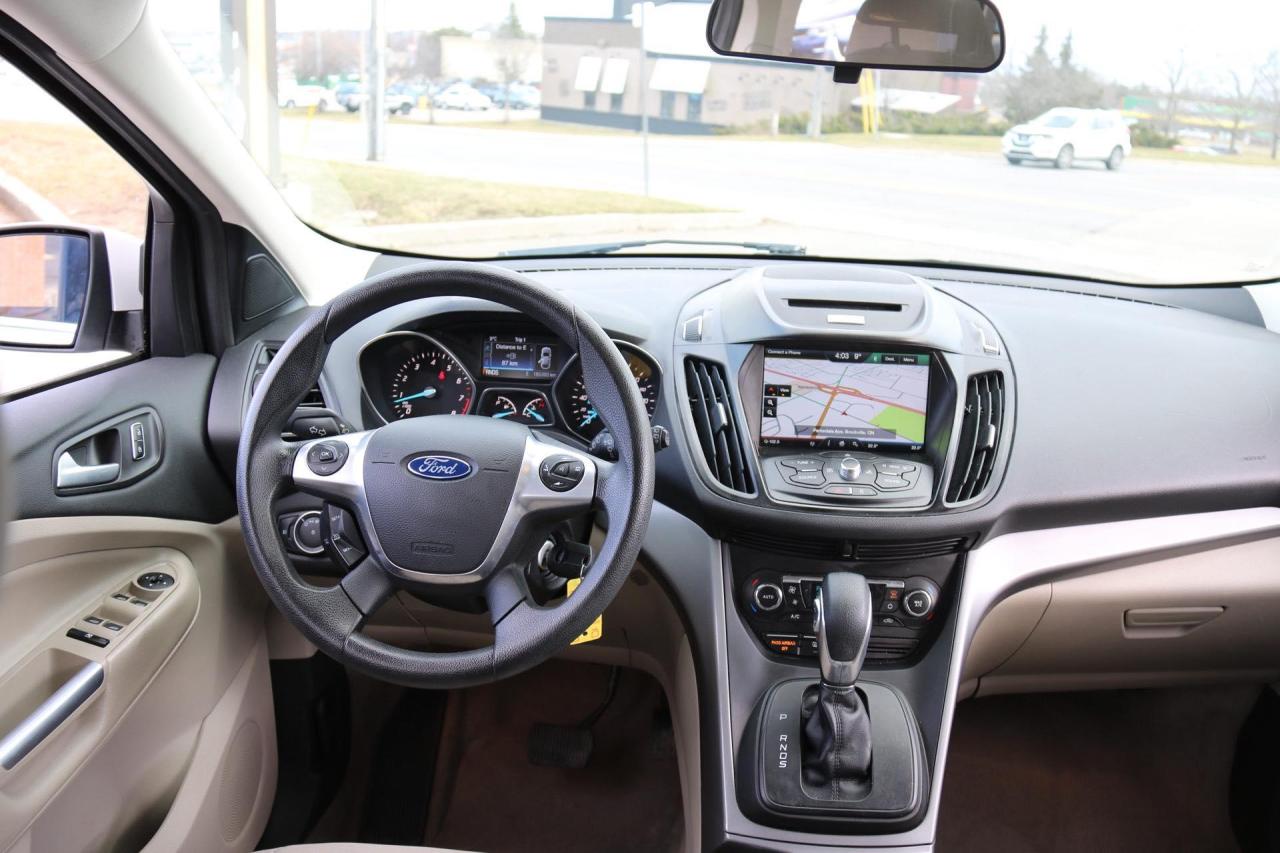 2015 Ford Escape SE FWD - Photo #17