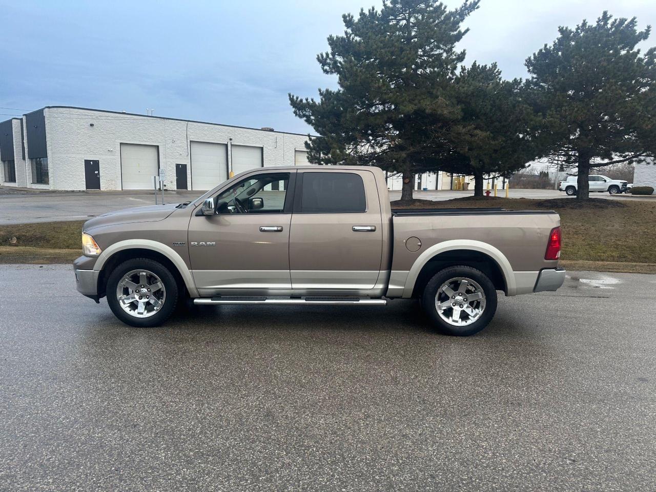 2010 RAM 1500 Laramie - Photo #2