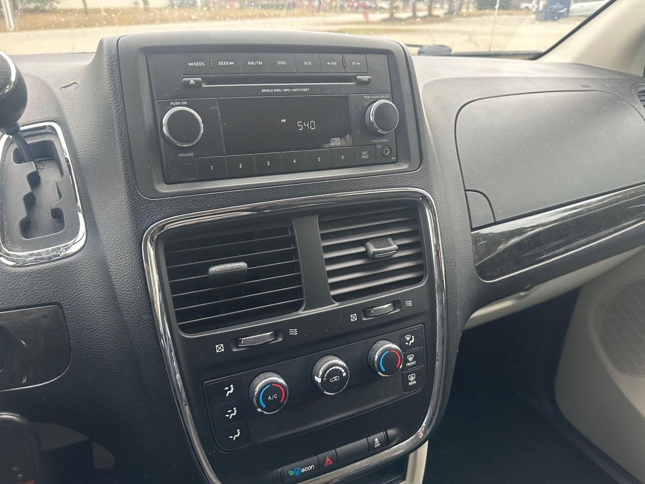 2012 Dodge Caravan  - Photo #11