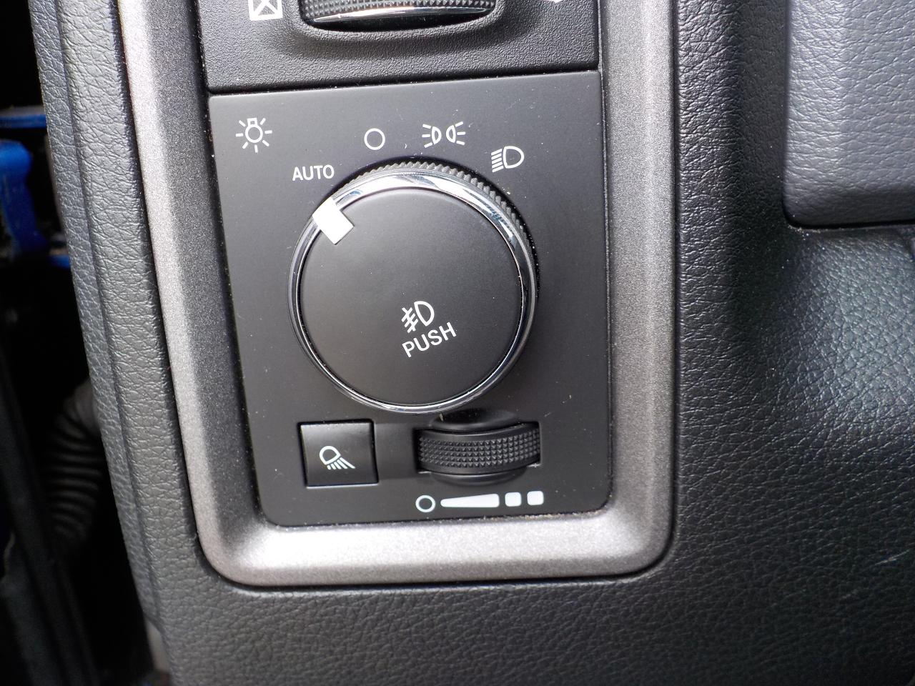 2016 RAM 1500  - Photo #10