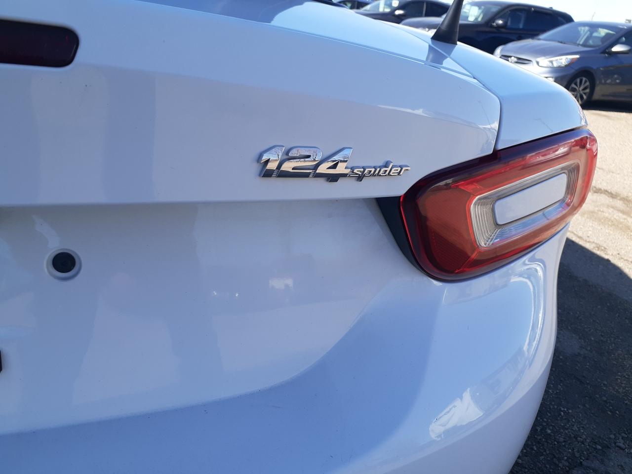 2017 Fiat 124 Spider Automatic, Convertible, BU Cam - Photo #9