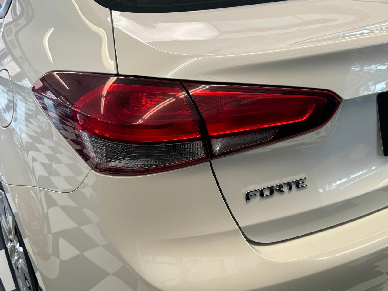 2017 Kia Forte LX+ApplePlay+Camera+Heated Seats+New Brakes Photo66
