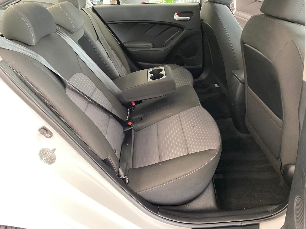 2017 Kia Forte LX+ApplePlay+Camera+Heated Seats+New Brakes Photo92