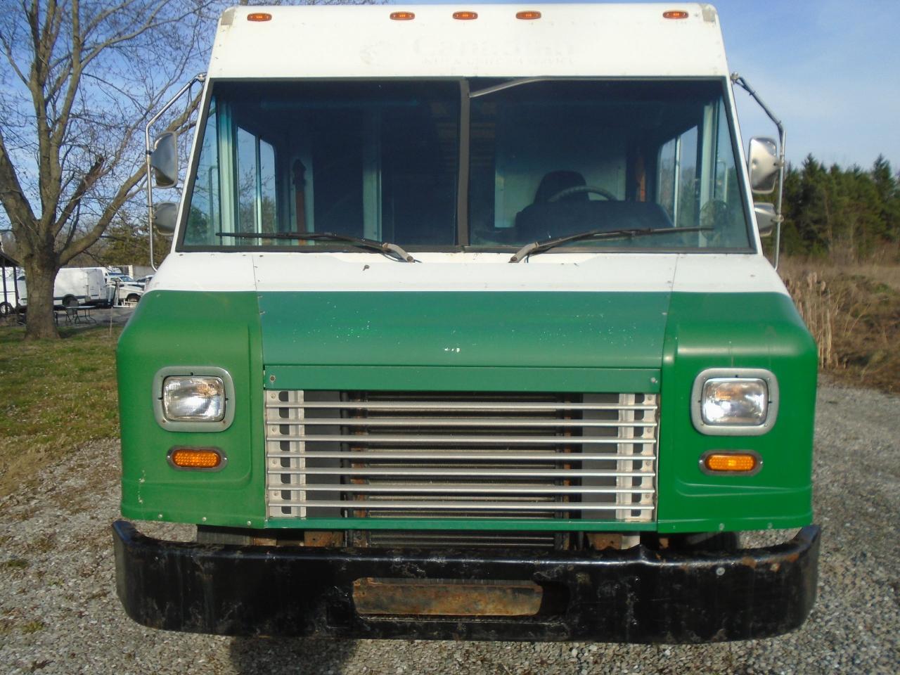 2008 Freightliner MT Stepvan - Photo #2