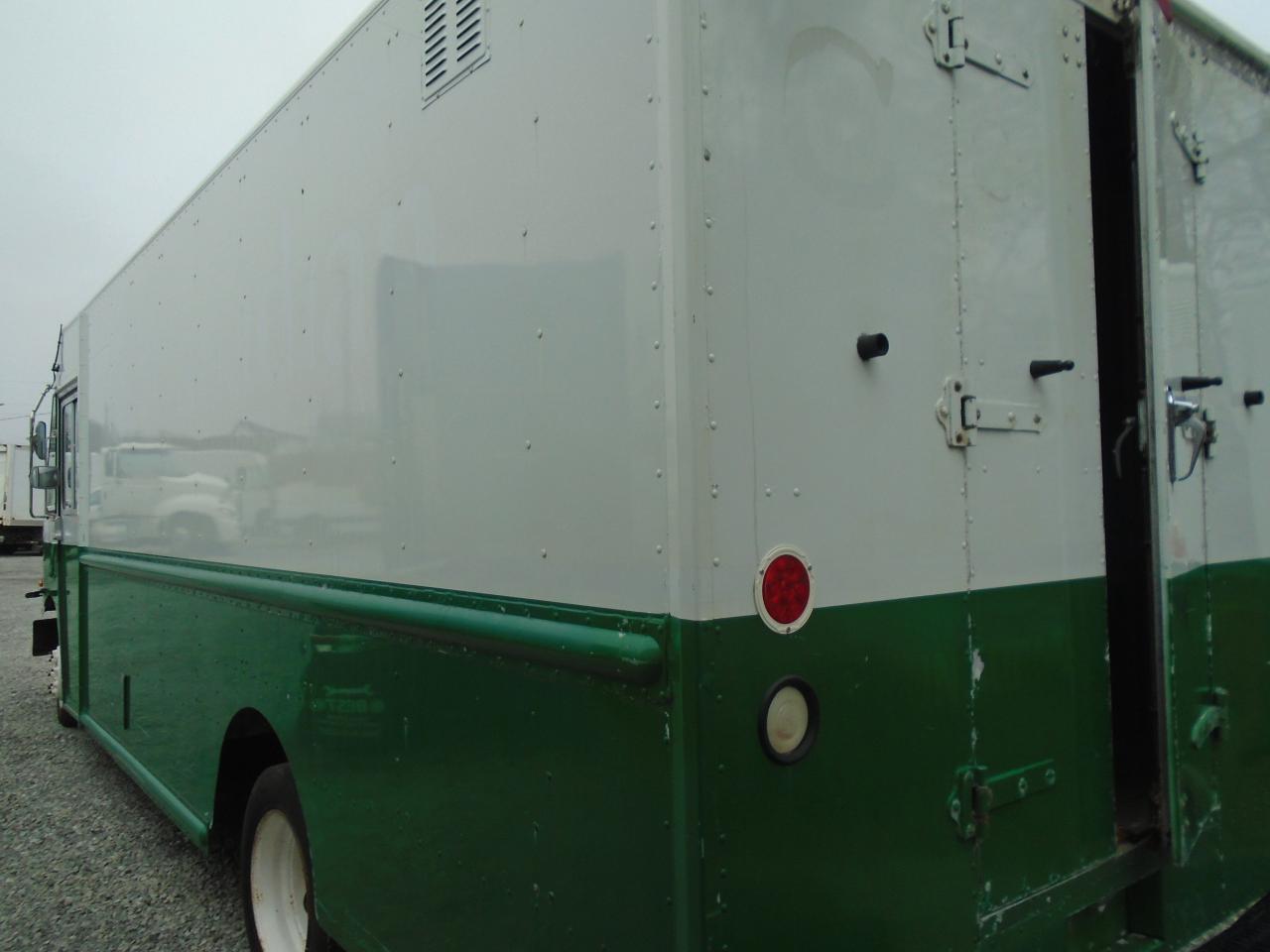 2008 Freightliner MT Stepvan - Photo #13