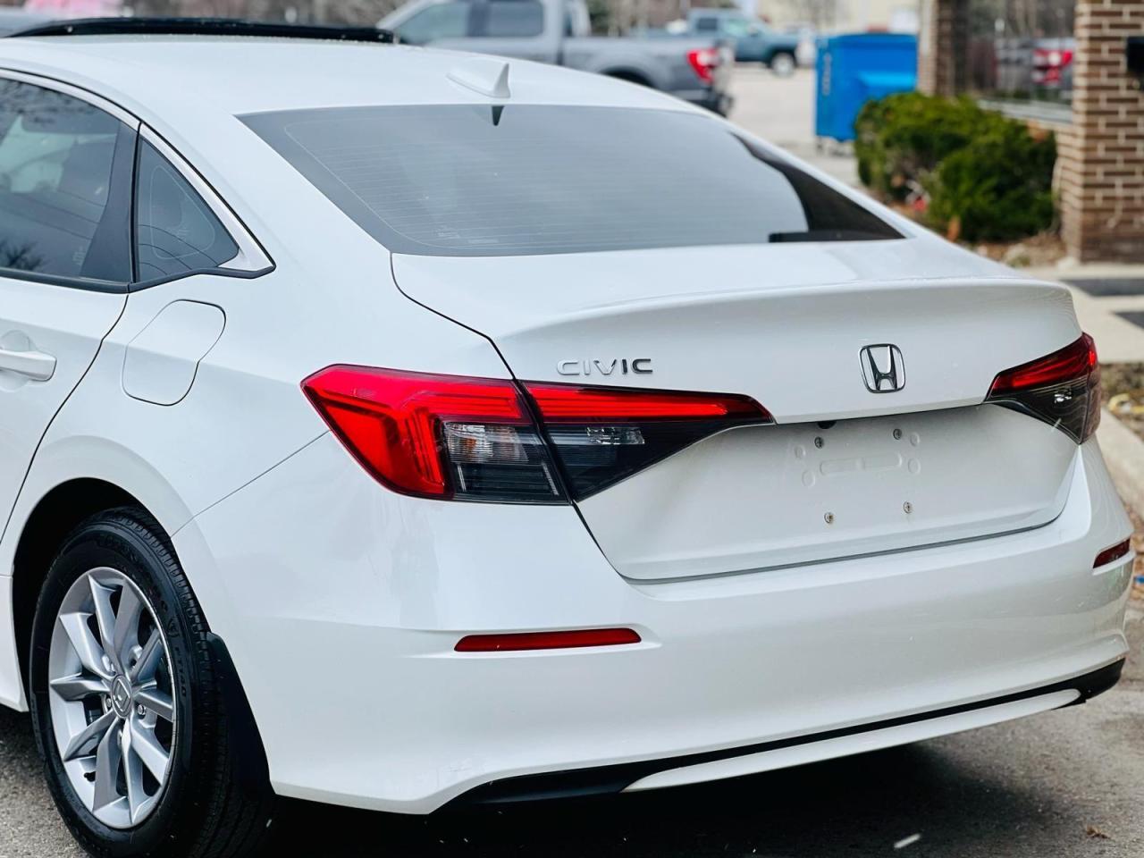 2022 Honda Civic EX Photo4