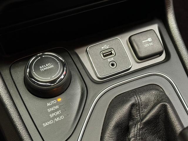 2019 Jeep Cherokee SPORT 4X4+ApplePlay+Heated Steering+CLEAN CARFAX Photo38
