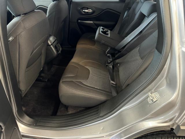 2019 Jeep Cherokee SPORT 4X4+ApplePlay+Heated Steering+CLEAN CARFAX Photo24