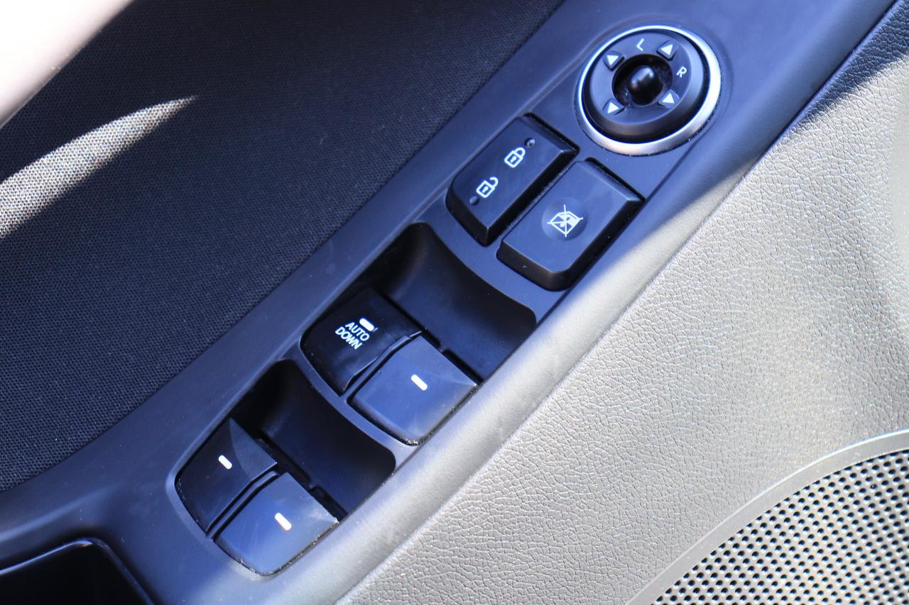 2015 Hyundai Elantra GLS | Auto | Sunroof | Cam | Alloys | Bluetooth ++ Photo17