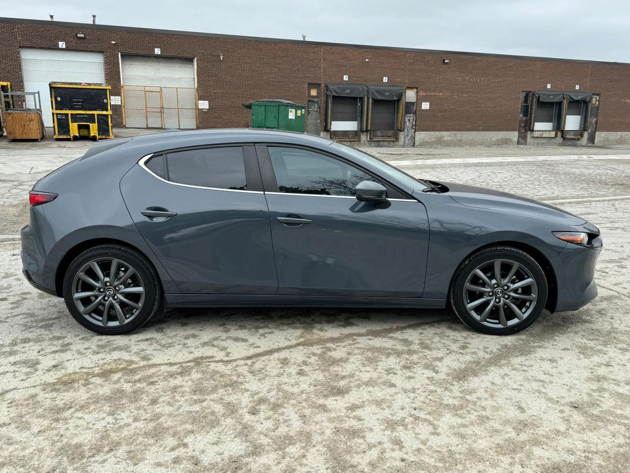 2021 Mazda MAZDA3 GT Photo2