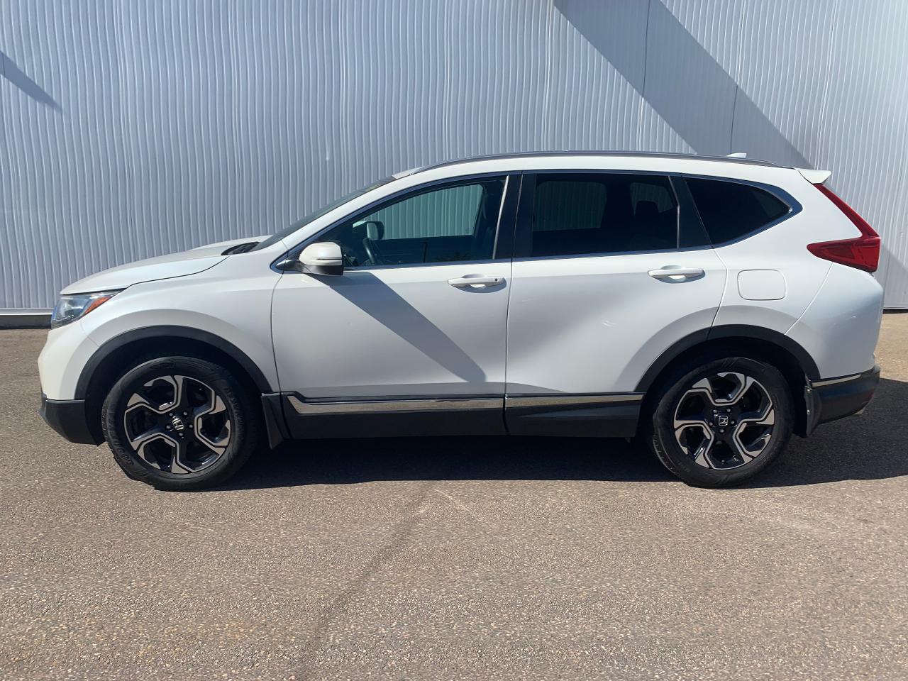 2018 Honda CR-V Touring AWD Photo1