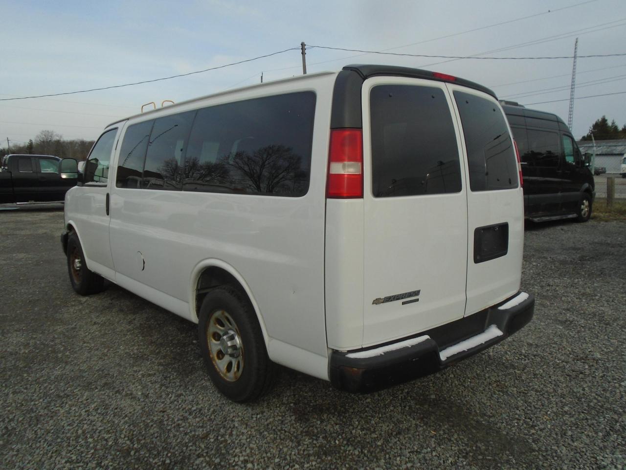 2014 Chevrolet Express Passenger 12 Passenger - Photo #7