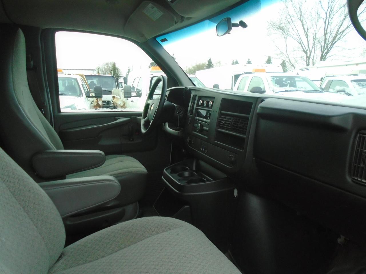 2014 Chevrolet Express Passenger 12 Passenger - Photo #16