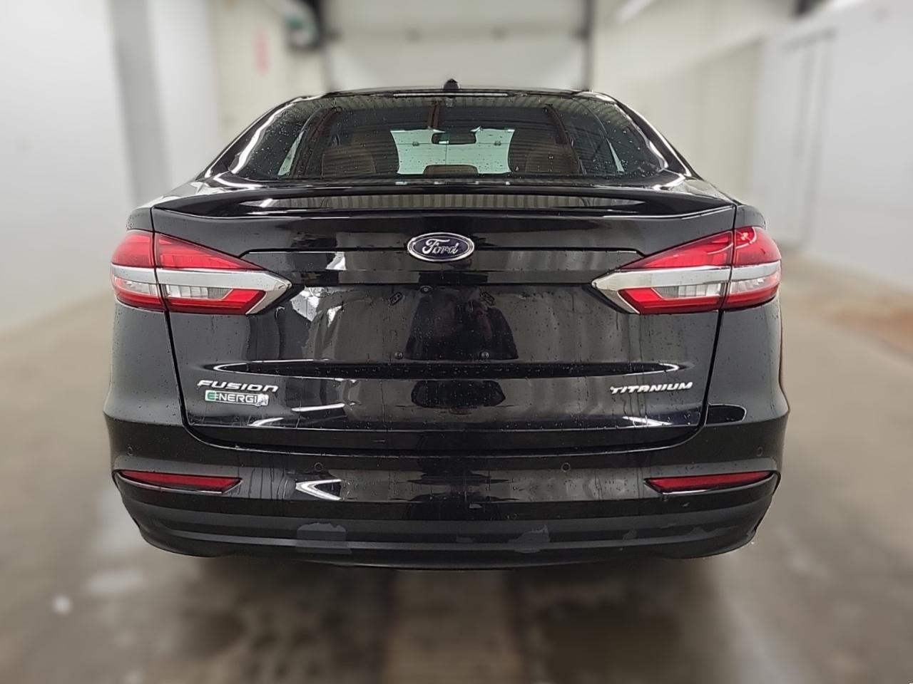 2019 Ford Fusion Energi Titanium Photo5