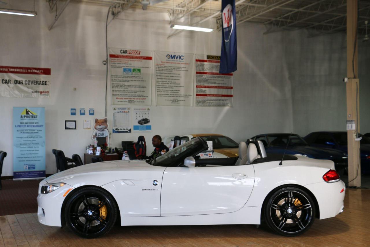 2011 BMW Z4 sDrive35is - 335HP|M PACKAGE|NAVIGATION|HEATEDSEAT - Photo #3