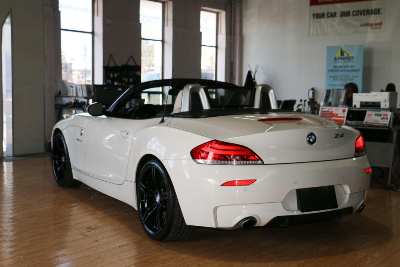 2011 BMW Z4 sDrive35is - 335HP|M PACKAGE|NAVIGATION|HEATEDSEAT - Photo #5