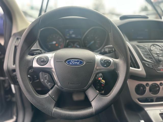 2014 Ford Focus SE Photo15