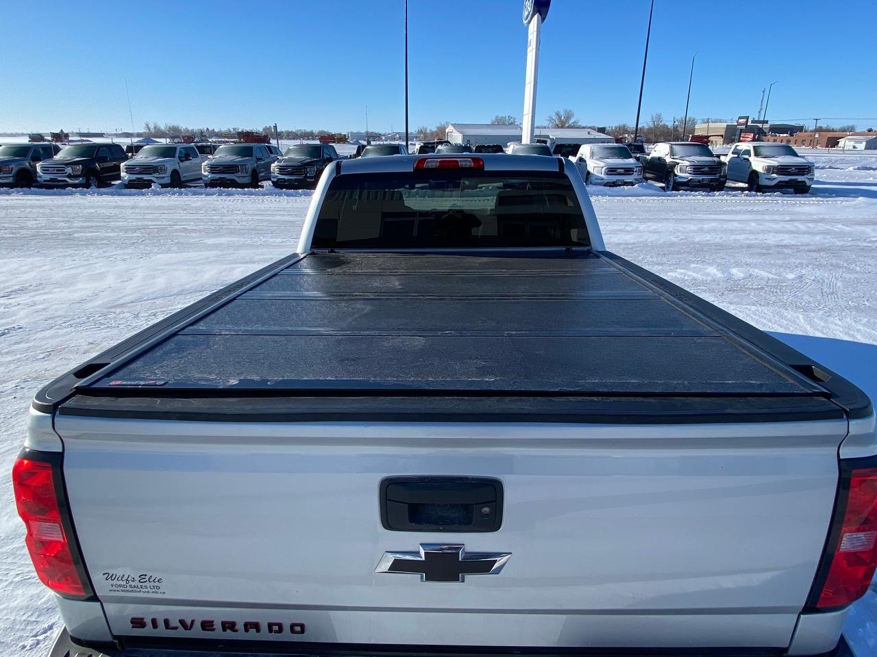 2017 Chevrolet Silverado 1500 LT Photo5