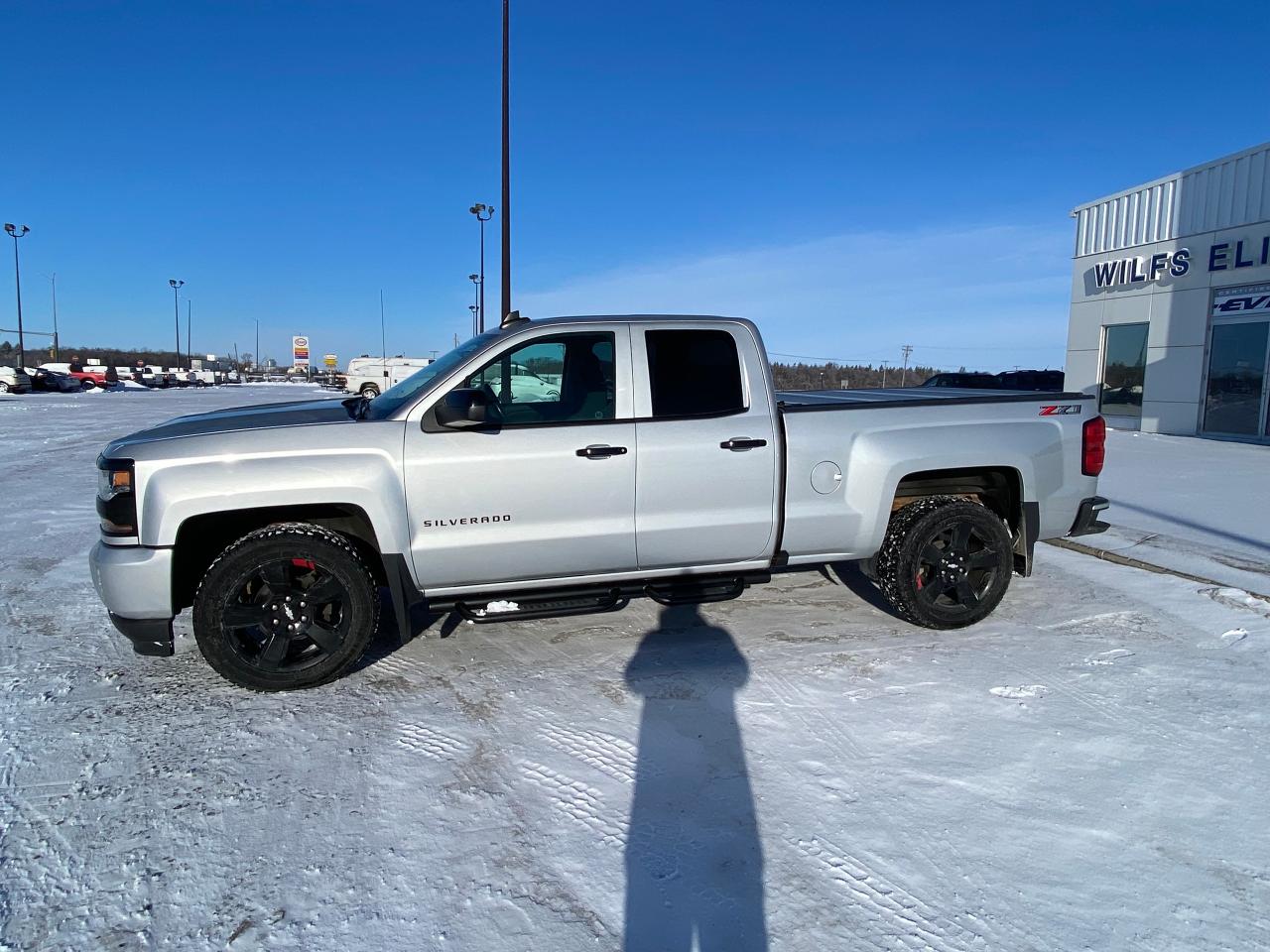 2017 Chevrolet Silverado 1500 LT Photo5