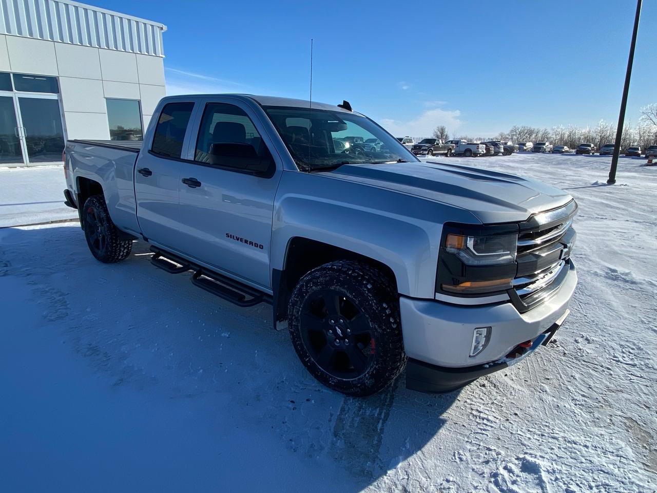 2017 Chevrolet Silverado 1500 LT Photo5