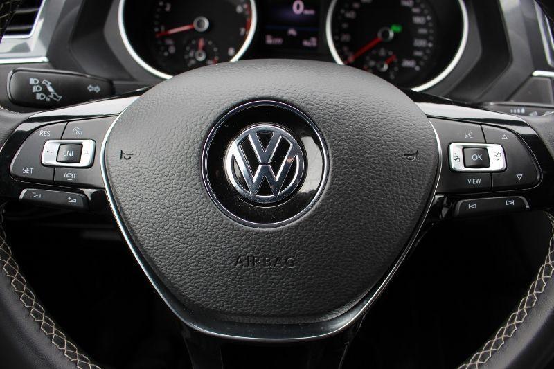 2021 Volkswagen Tiguan Comfortline*AWD*Heated Leather*CarPlay*Rear Cam - Photo #17
