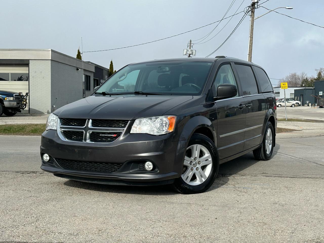 2015 Dodge Grand Caravan Crew - Photo #1