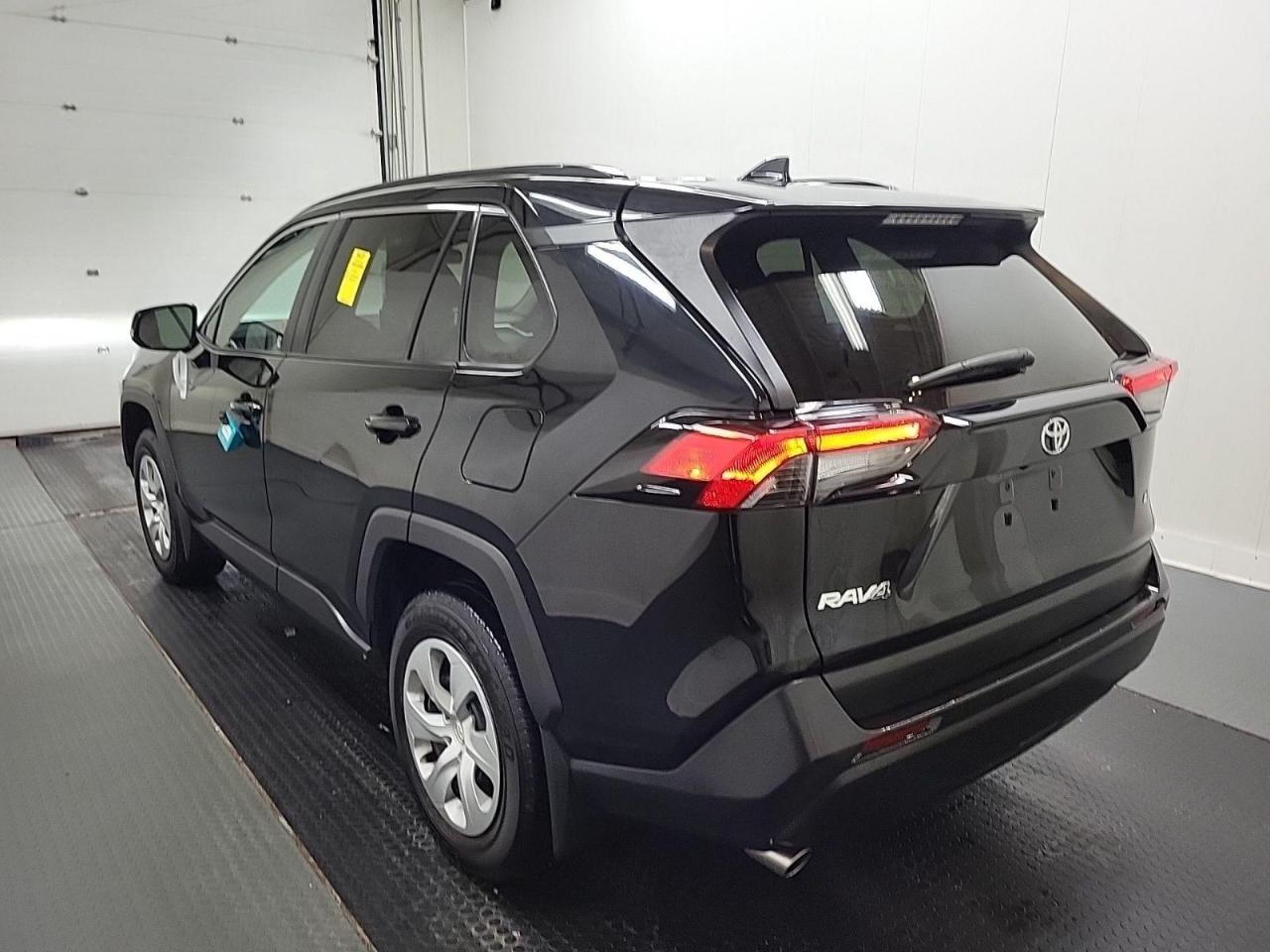 2019 Toyota RAV4 FWD LE - Photo #9