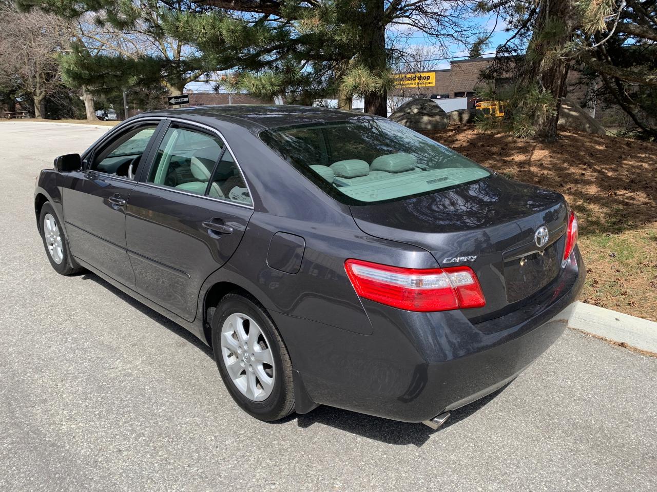 2009 Toyota Camry LE V6 -YES,....ONLY 2,987 ORIGINAL KMS!! 1 OWNER!! Photo3