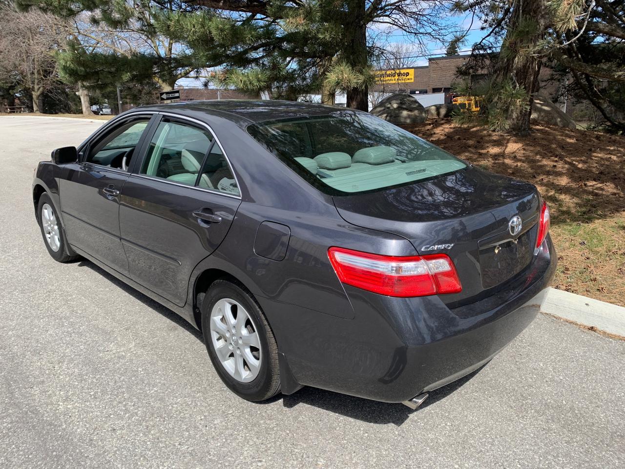 2009 Toyota Camry LE V6 -YES,....ONLY 2,987 ORIGINAL KMS!! 1 OWNER!! - Photo #4