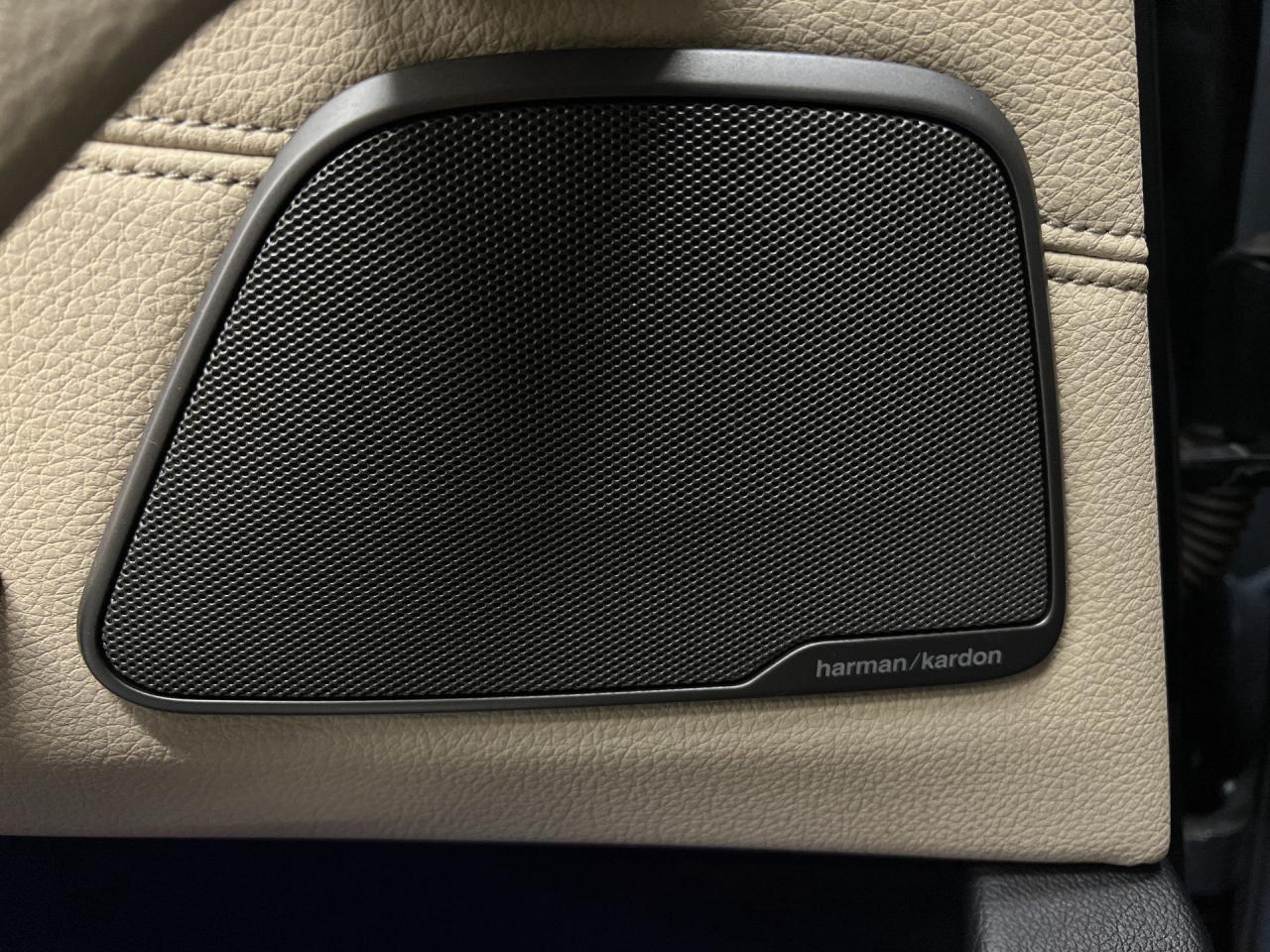 2020 BMW 5 Series 530e PLUG-IN HYBRID | SUNROOF | MASSAGE | LOADED! Photo