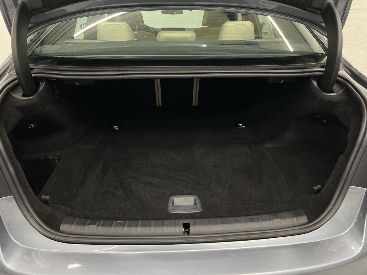 2020 BMW 5 Series 530e PLUG-IN HYBRID | SUNROOF | MASSAGE | LOADED! Photo