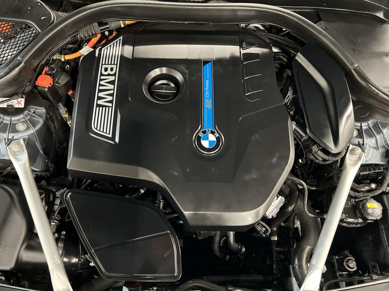 2020 BMW 5 Series 530e PLUG-IN HYBRID | SUNROOF | MASSAGE | LOADED! Photo