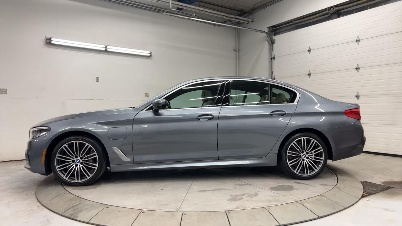2020 BMW 5 Series 530e PLUG-IN HYBRID | SUNROOF | MASSAGE | LOADED! Photo