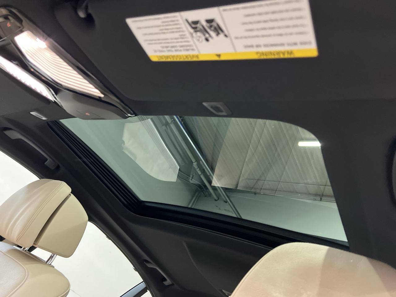 2020 BMW 5 Series 530e PLUG-IN HYBRID | SUNROOF | MASSAGE | LOADED! Photo