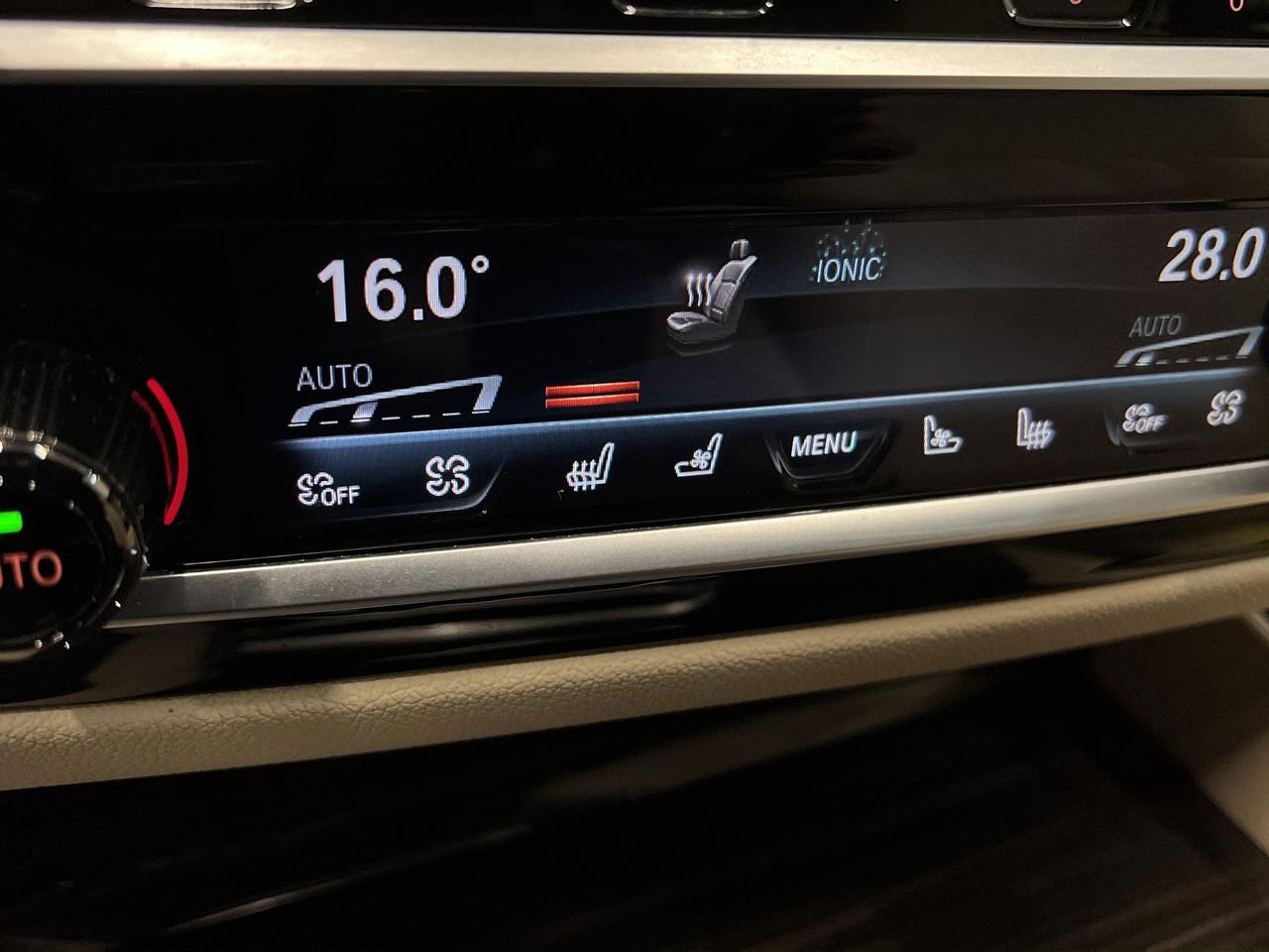 2020 BMW 5 Series 530e PLUG-IN HYBRID | SUNROOF | MASSAGE | LOADED! Photo