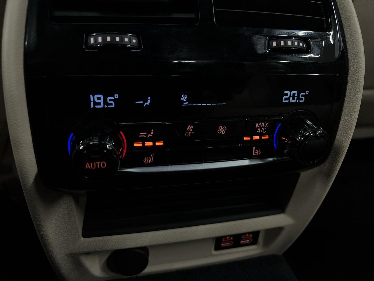 2020 BMW 5 Series 530e PLUG-IN HYBRID | SUNROOF | MASSAGE | LOADED! Photo