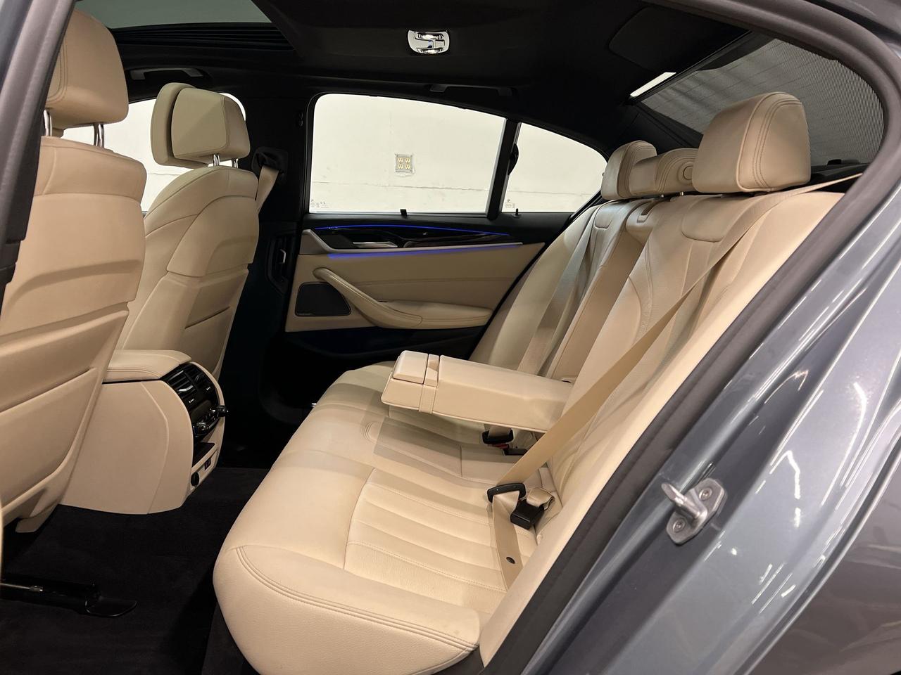 2020 BMW 5 Series 530e PLUG-IN HYBRID | SUNROOF | MASSAGE | LOADED! Photo