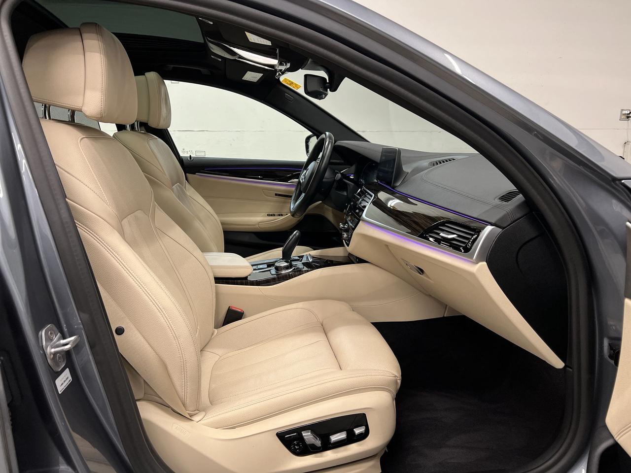 2020 BMW 5 Series 530e PLUG-IN HYBRID | SUNROOF | MASSAGE | LOADED! Photo