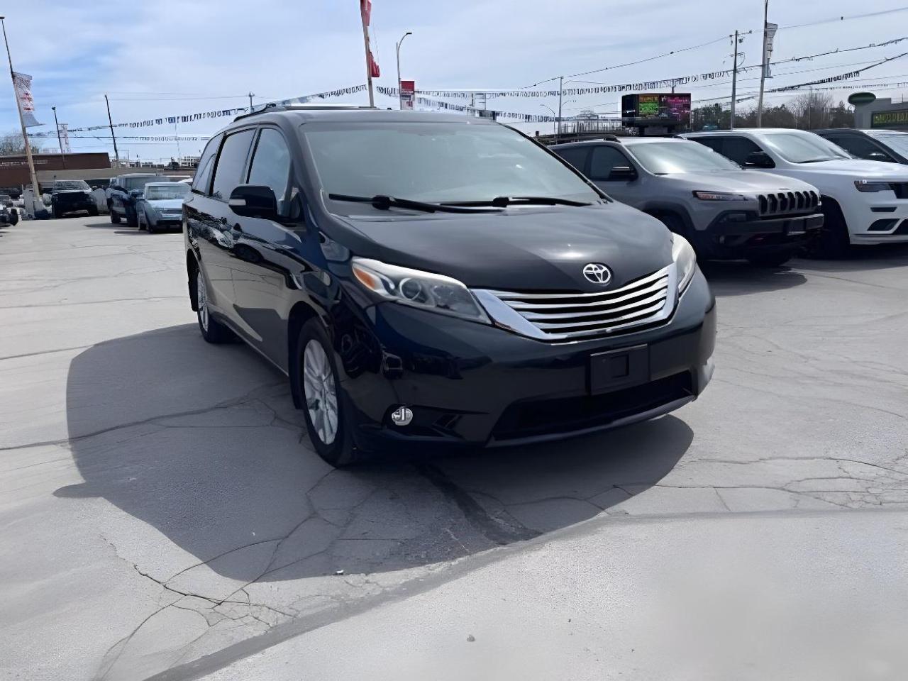 Used 2015 Toyota Sienna XLE 7-Pass AWD NAV LEATHER ROOF MINT WE FINANCE for sale in London, ON