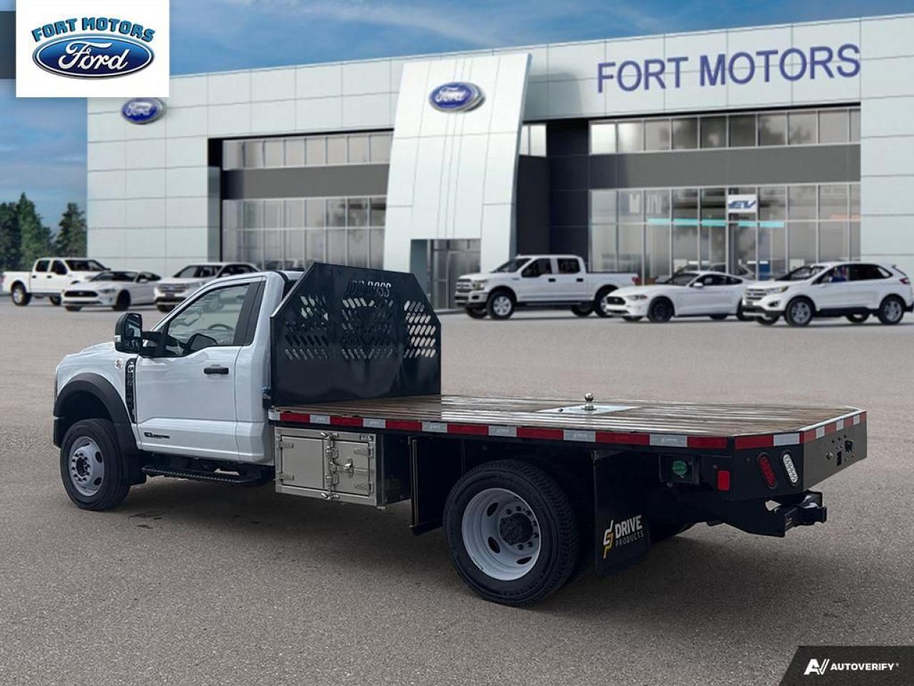 2023 Ford SUPER DUTY F-550 DRW FLAT DECK TRUCK Photo3