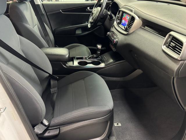 2019 Kia Sorento LX AWD+ApplePlay+Heated Steering+CLEAN CARFAX Photo22