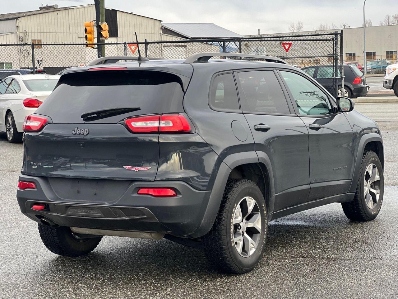 2016 Jeep Cherokee 4WD 4dr Trailhawk - Photo #9