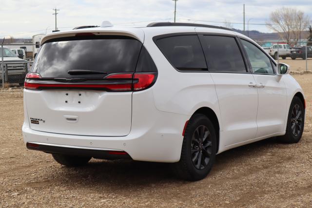 2022 Chrysler Pacifica Touring L Photo4