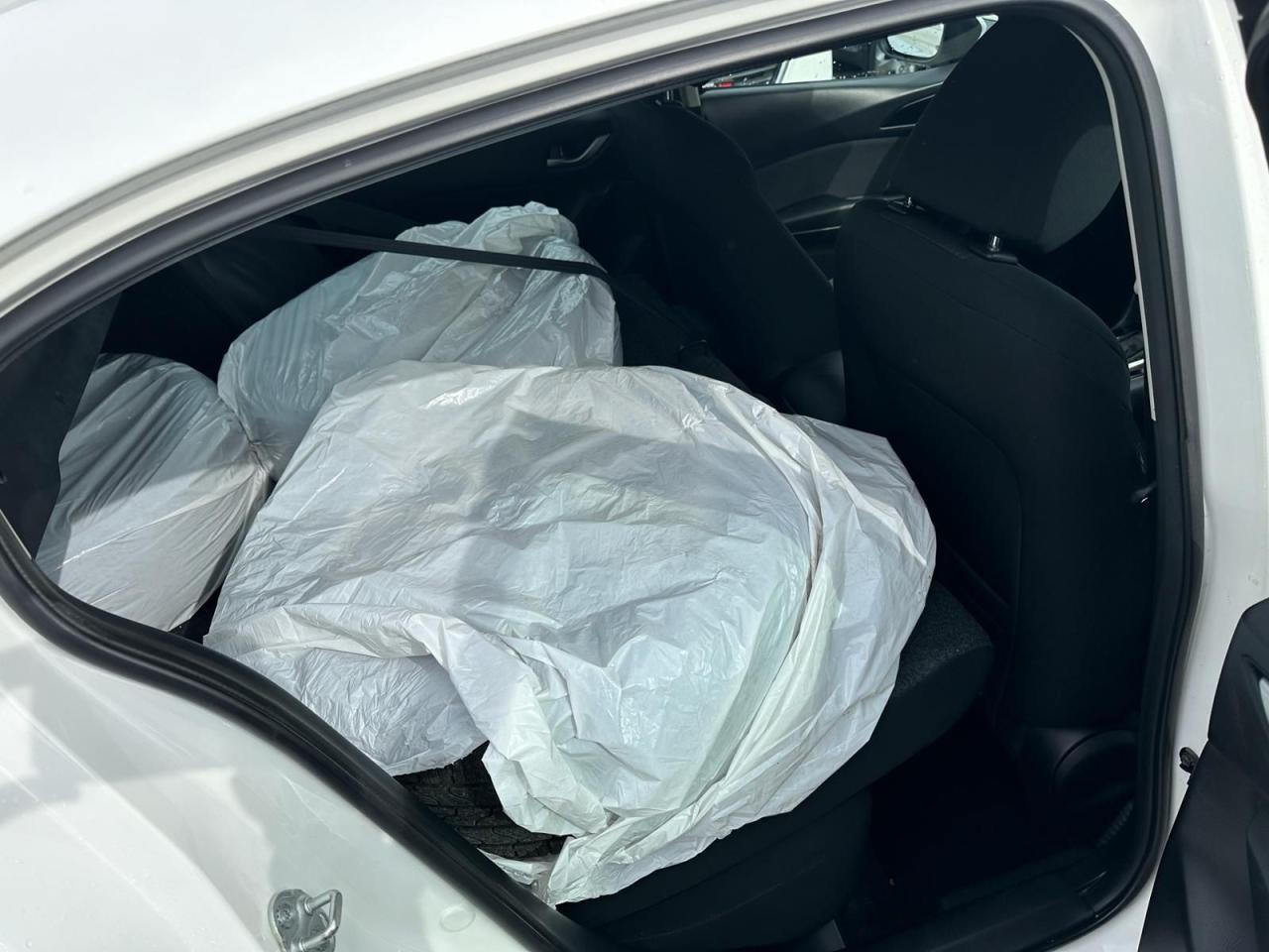 2015 Mazda MAZDA3 GS, AUTO, ACCIDENT FREE, BACKUP CAMERA, 190 KM - Photo #7