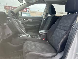 2014 Nissan Rogue SV AWD 7 passenger Back up Cam Heated Seats+ - Photo #16
