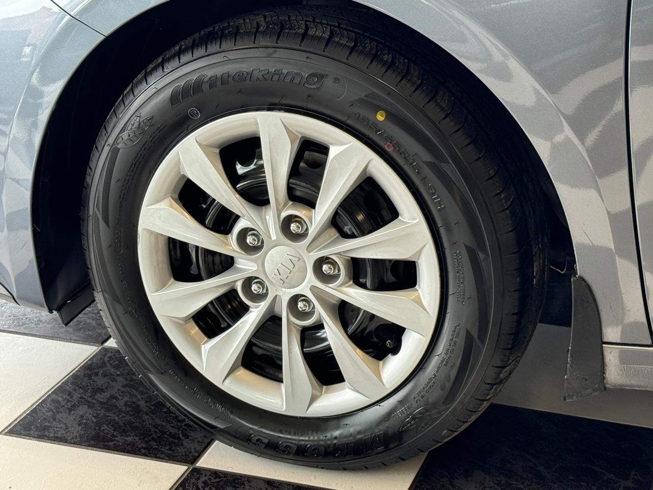 2020 Kia Forte LX+New Tires+ApplePlay+Heated Steering+CLEANCARFAX Photo122